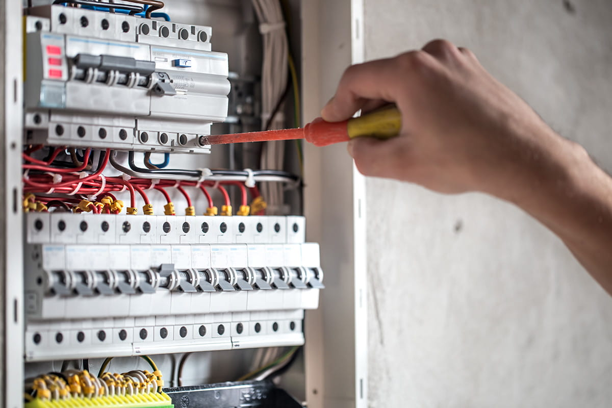 Execuție și proiectare electrică